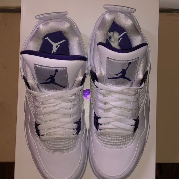 Air Jordan 4 metallic purple
